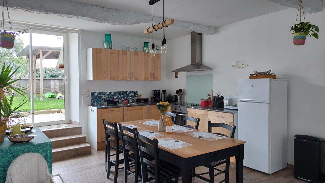 Le So Wild, Maison Avec Jardin Clos, Terrasse Amenagee, 5 Mn A Pied Commerce, Terrain De Tennis, A 800 M De La Plage D'Omaha Beach Jeux Arcade, Jouets, Materiel Jeunes Enfants Enfants, Table Ping-Pong Vierville-sur-Mer Luaran gambar
